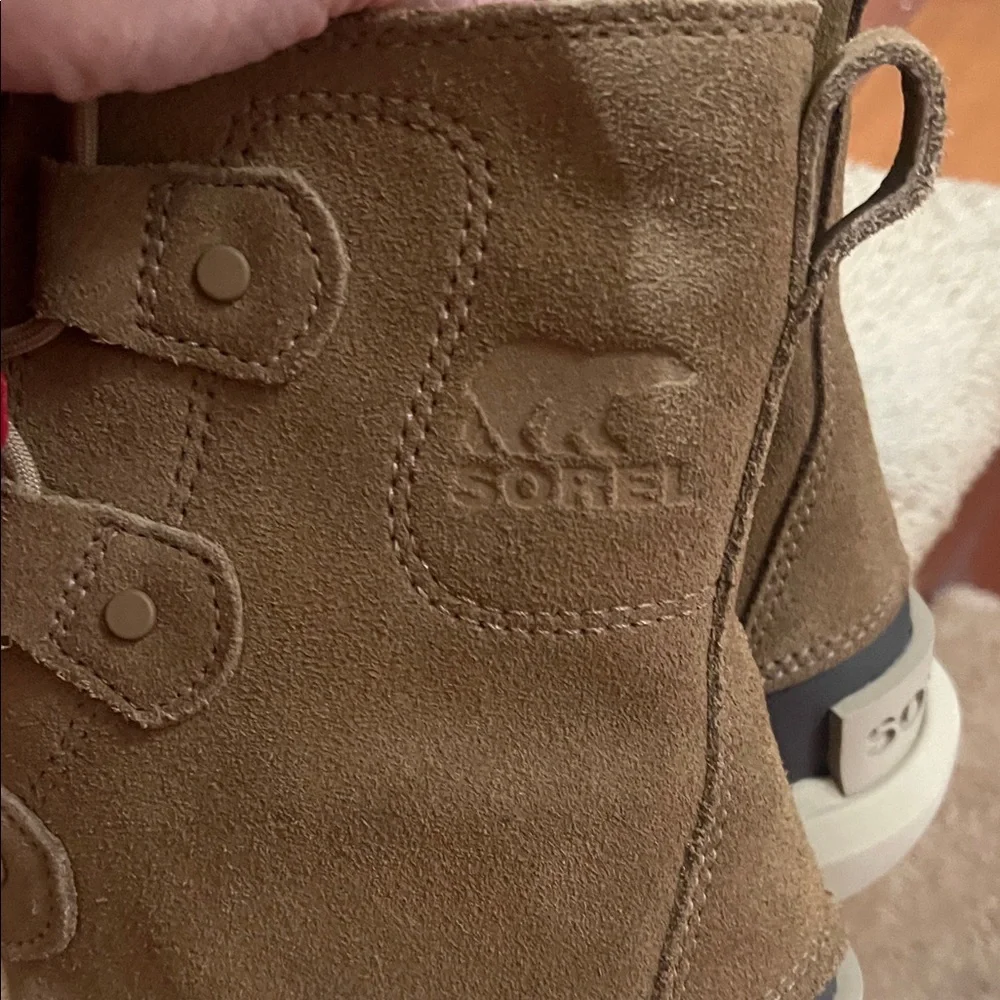 NWT Sorel Men's Tan & Black Suede Leather Waterproof Boots SZ 9